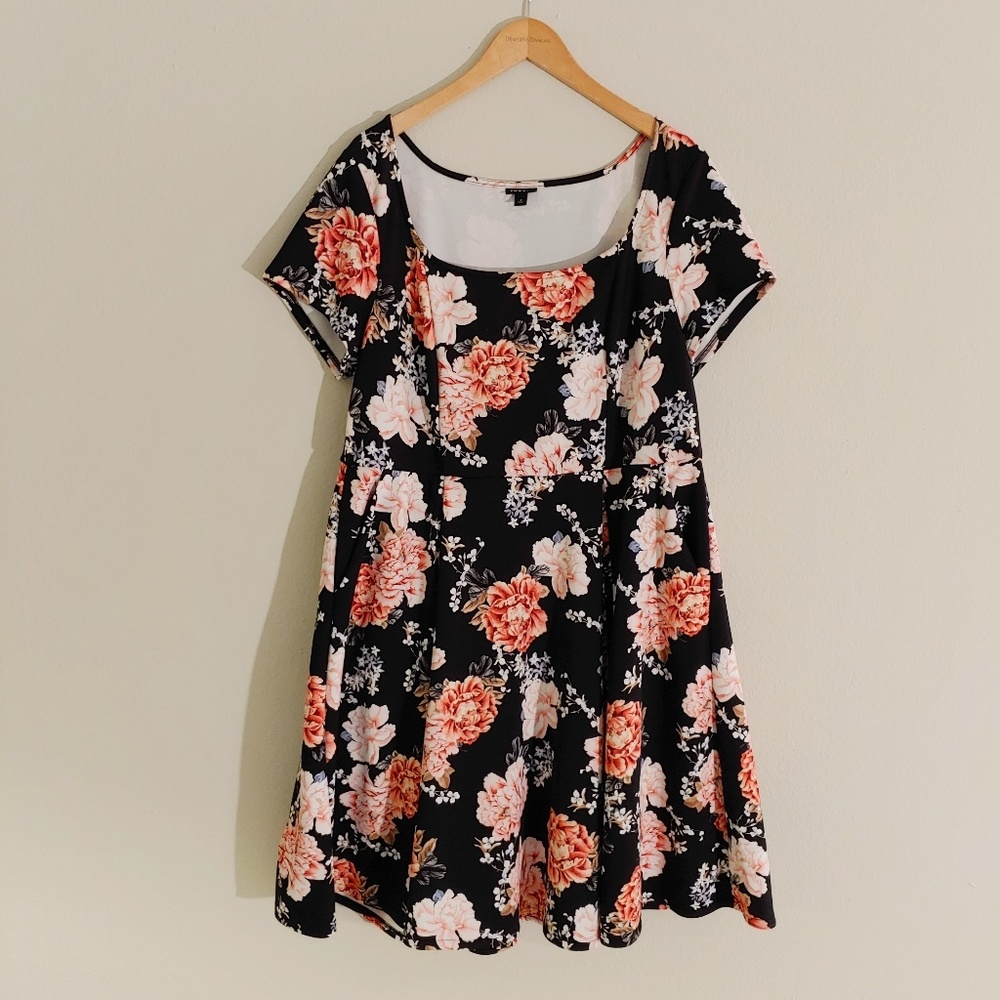 EUC size 2 Torrid skater dress